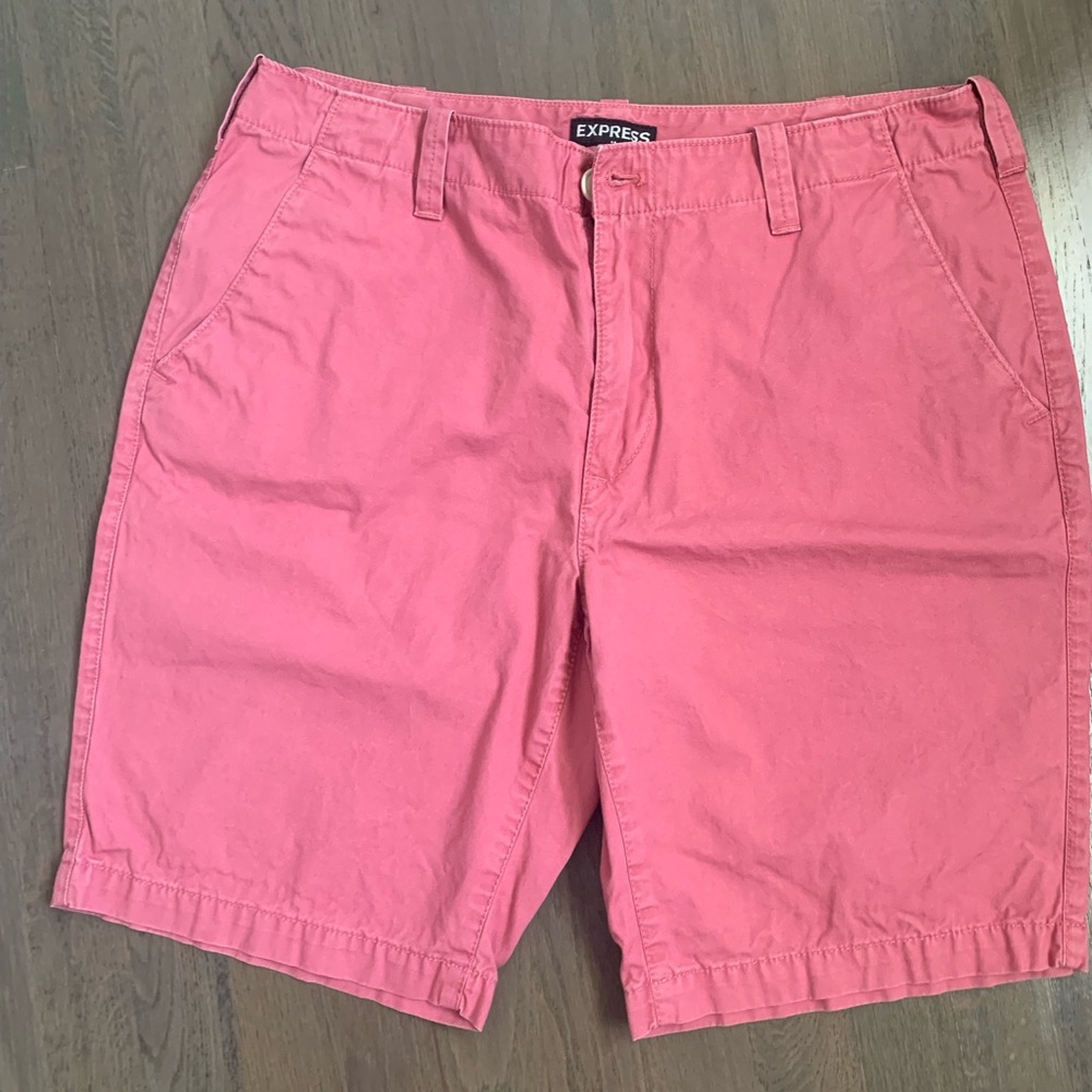 Men’s Express Shorts Size 34